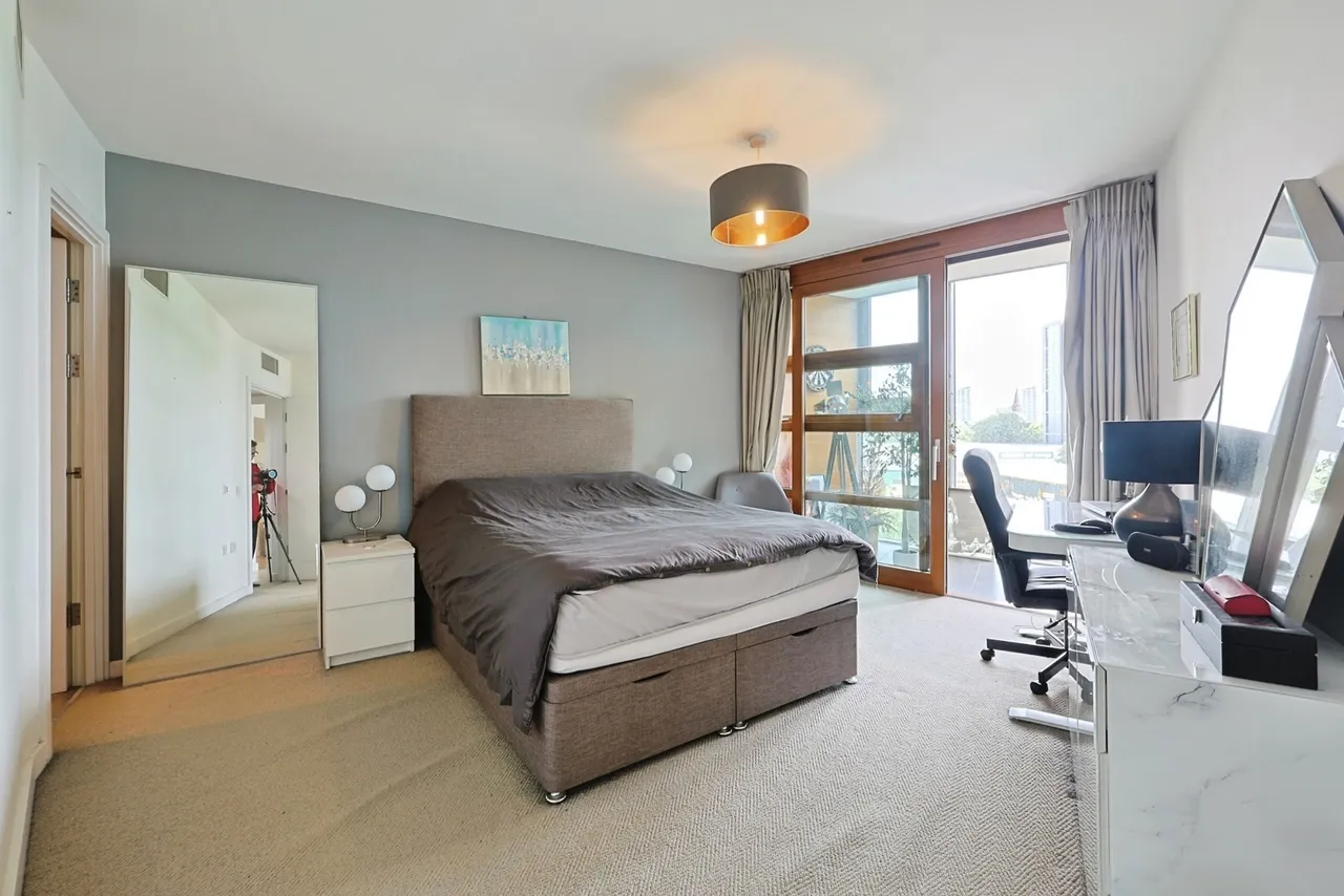 Lombard Road, London, SW11, photo 5