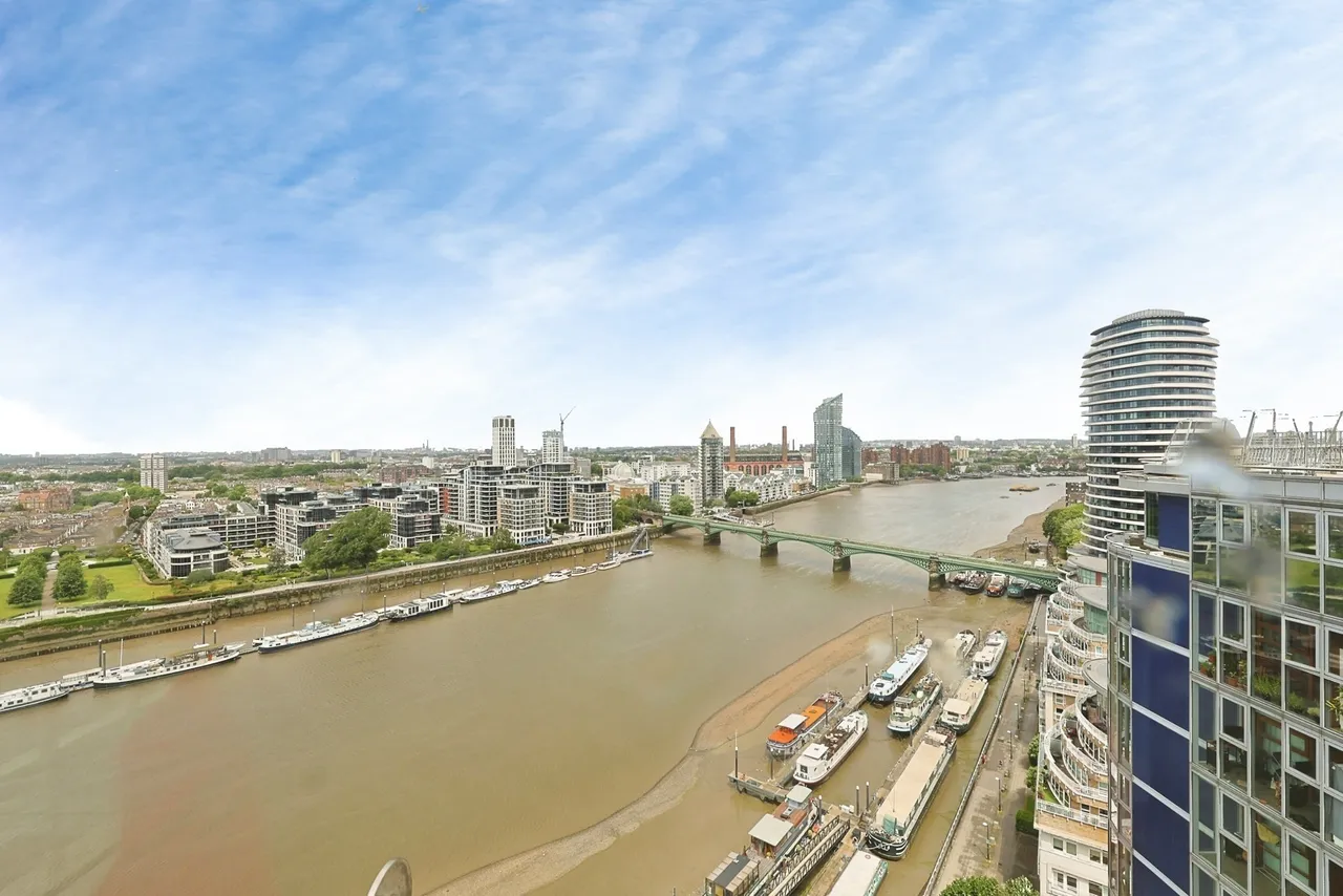 Lombard Road, London, SW11, photo 19