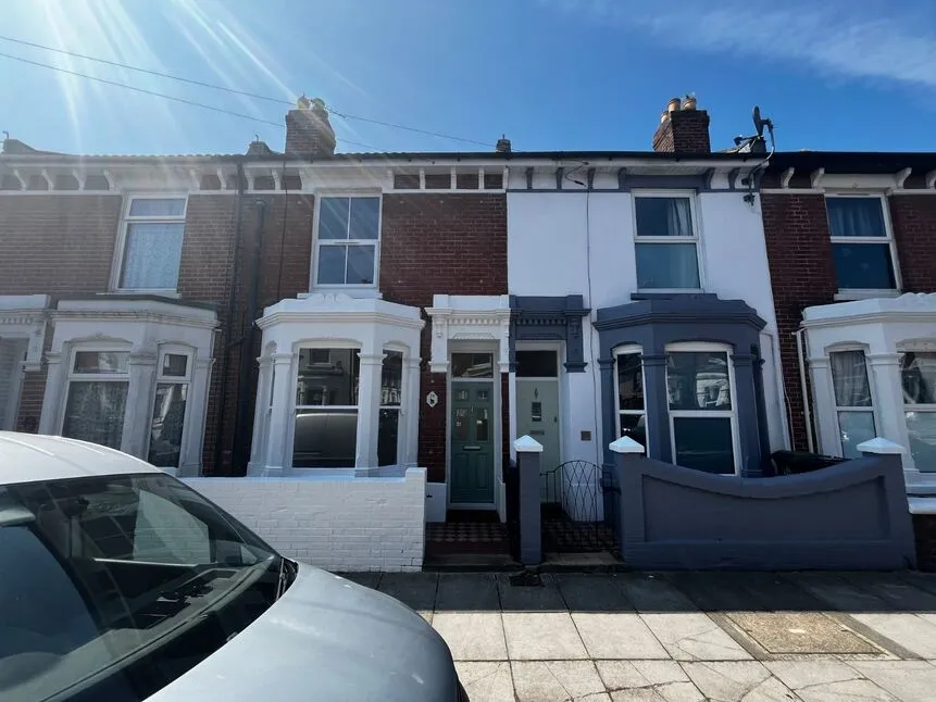 2 bed house to rent, Suffolk Road, Southsea, PO4
