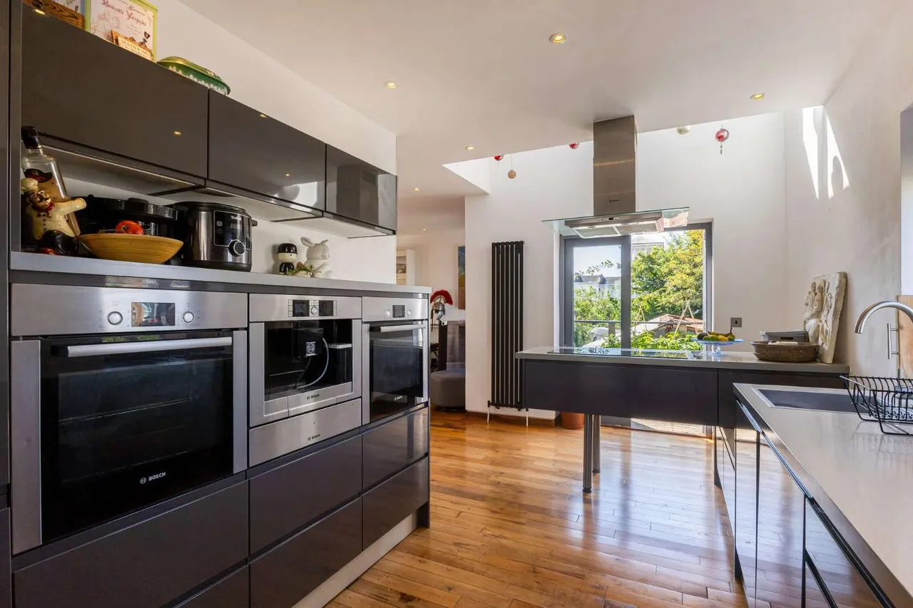 St. Johns Road, St. Leonards-on-Sea, East Sussex, TN37 6HP, photo 4