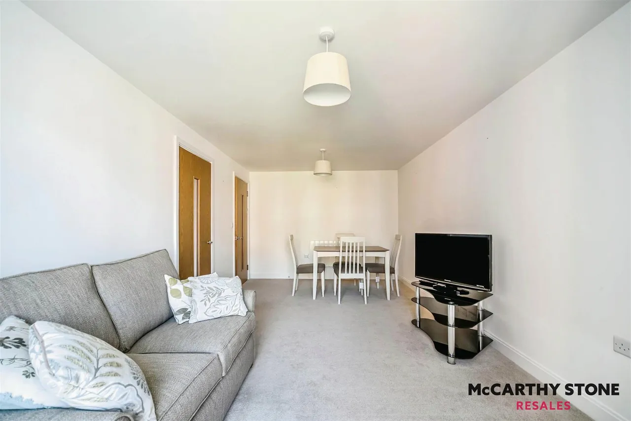High View, Bedford, MK41, photo 3