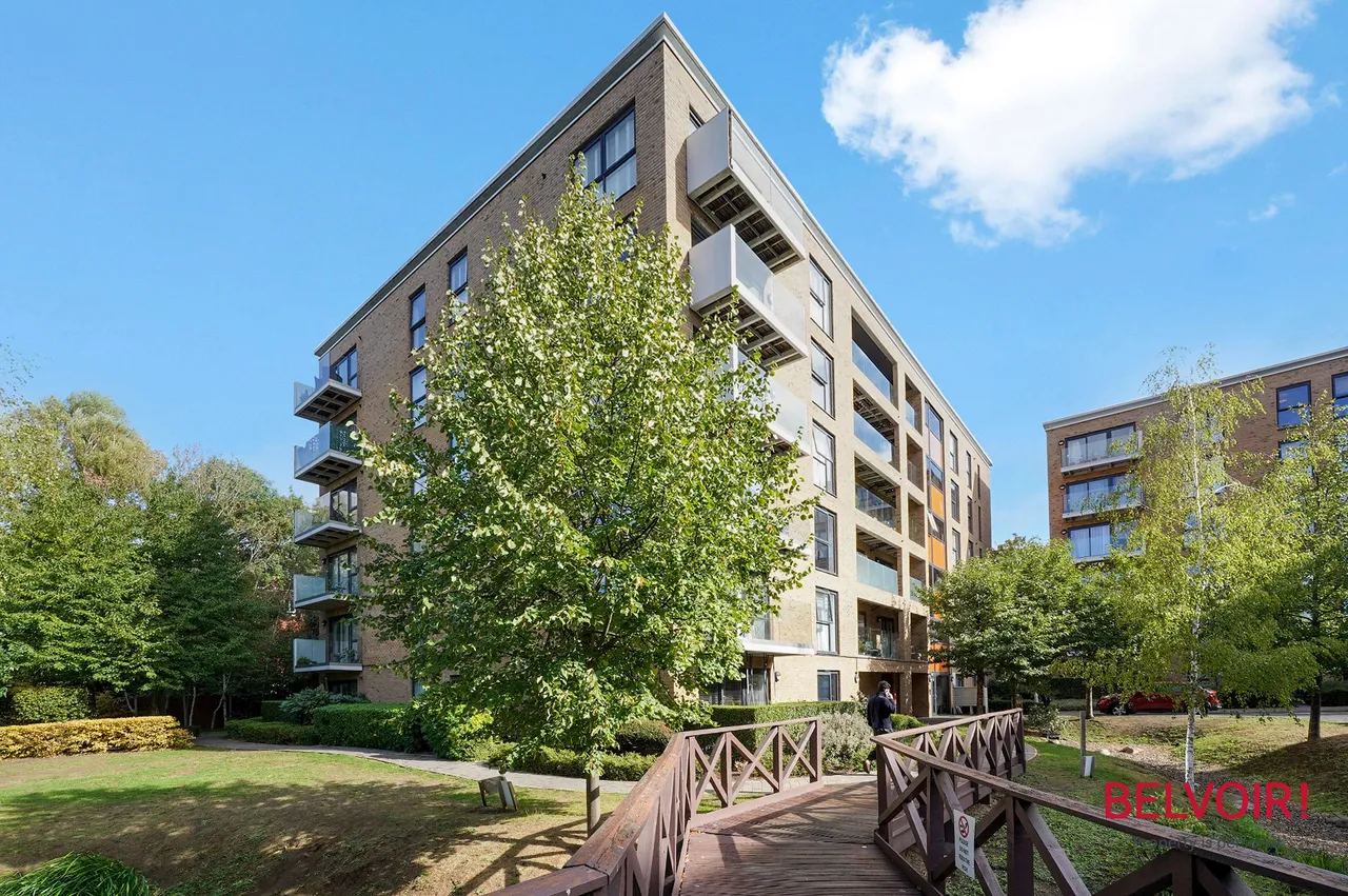 2 bed flat for sale, Zodiac Close, Edgware, HA8