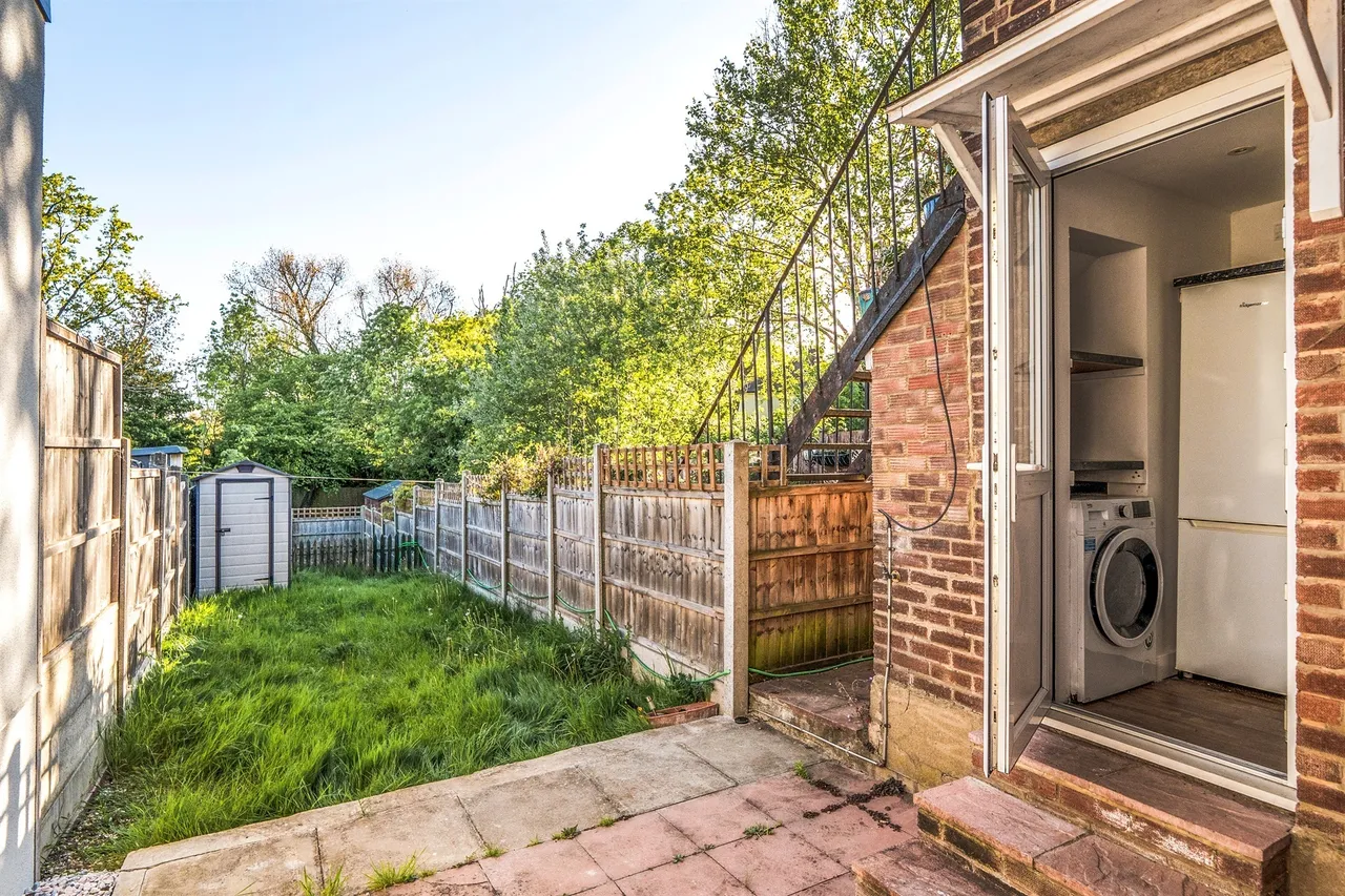 Marlborough Close, London, photo 7