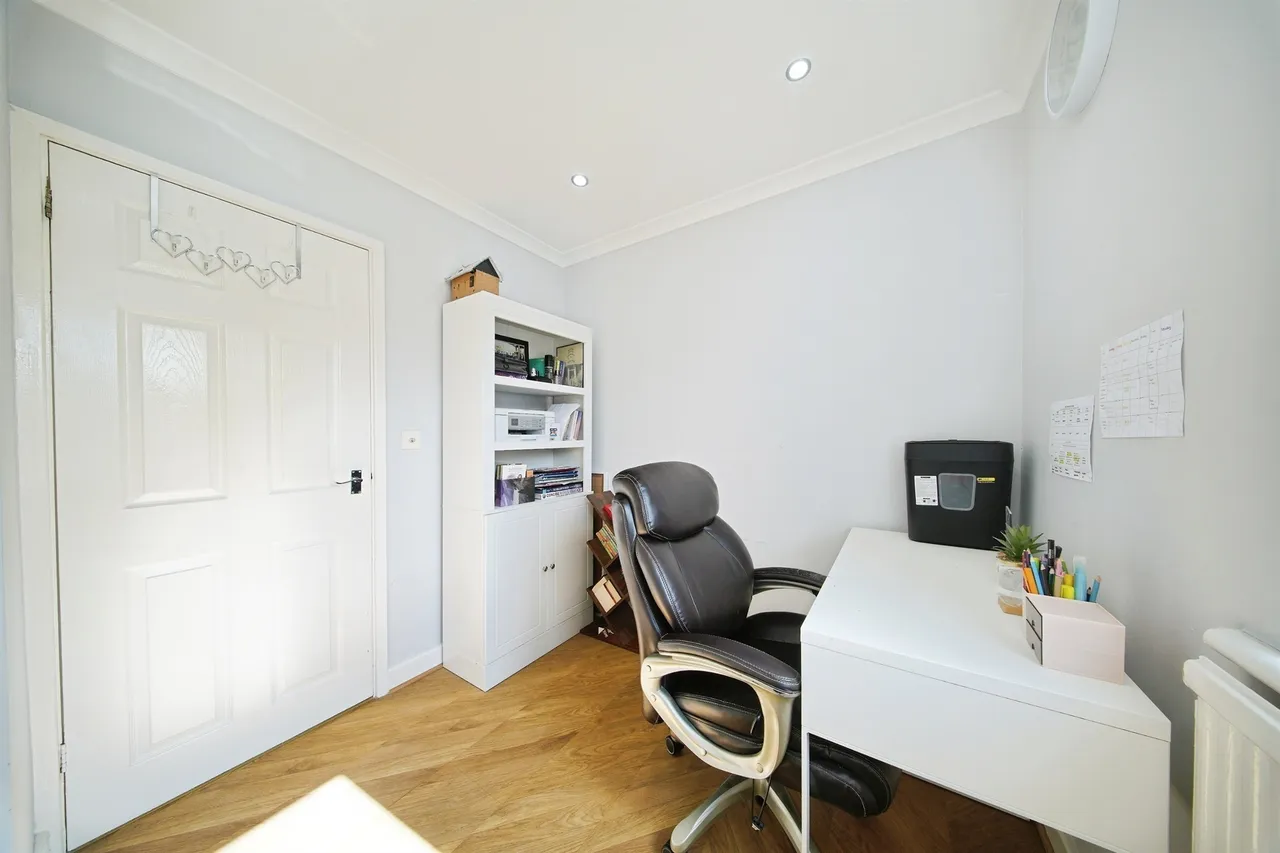 Ferndown Road, Solihull, B91, photo 25