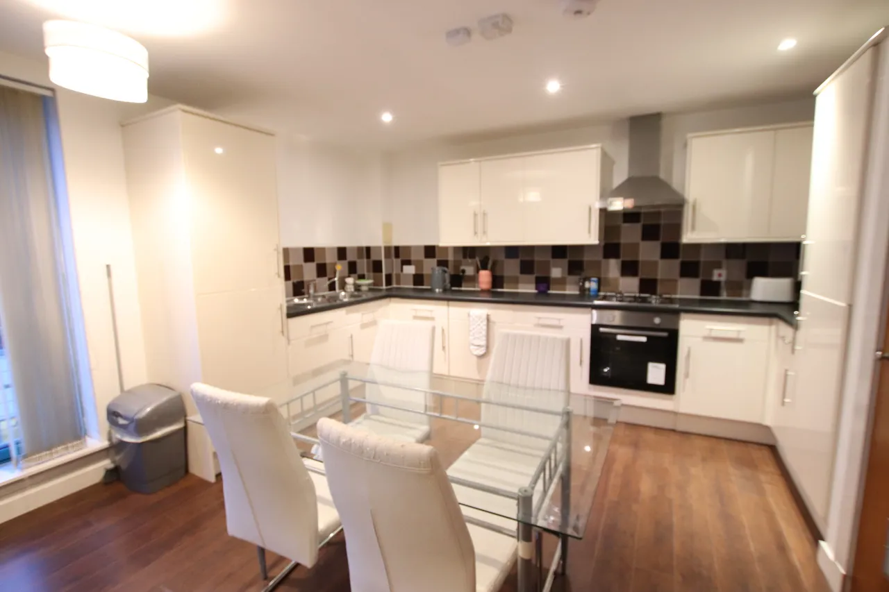 2 bed flat to rent — Unicorn Court, City Quay, DD1