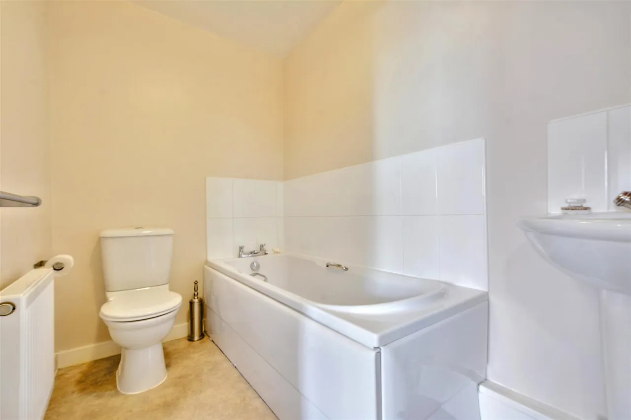 Binding Close, Nottingham, NG5, photo 6