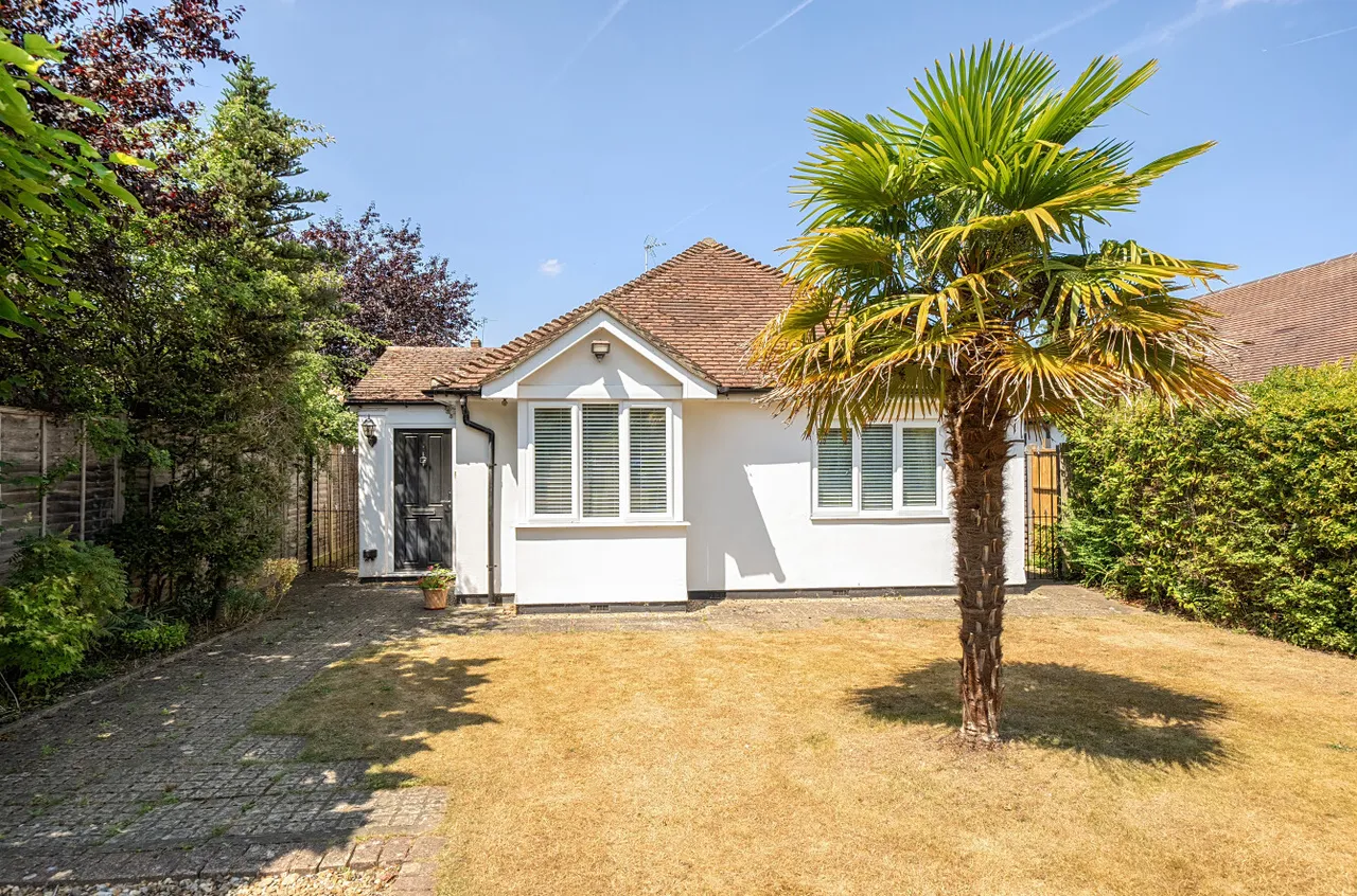 3 bed house for sale — Shepherds Lane, Bracknell, Berkshire, RG42 2BL