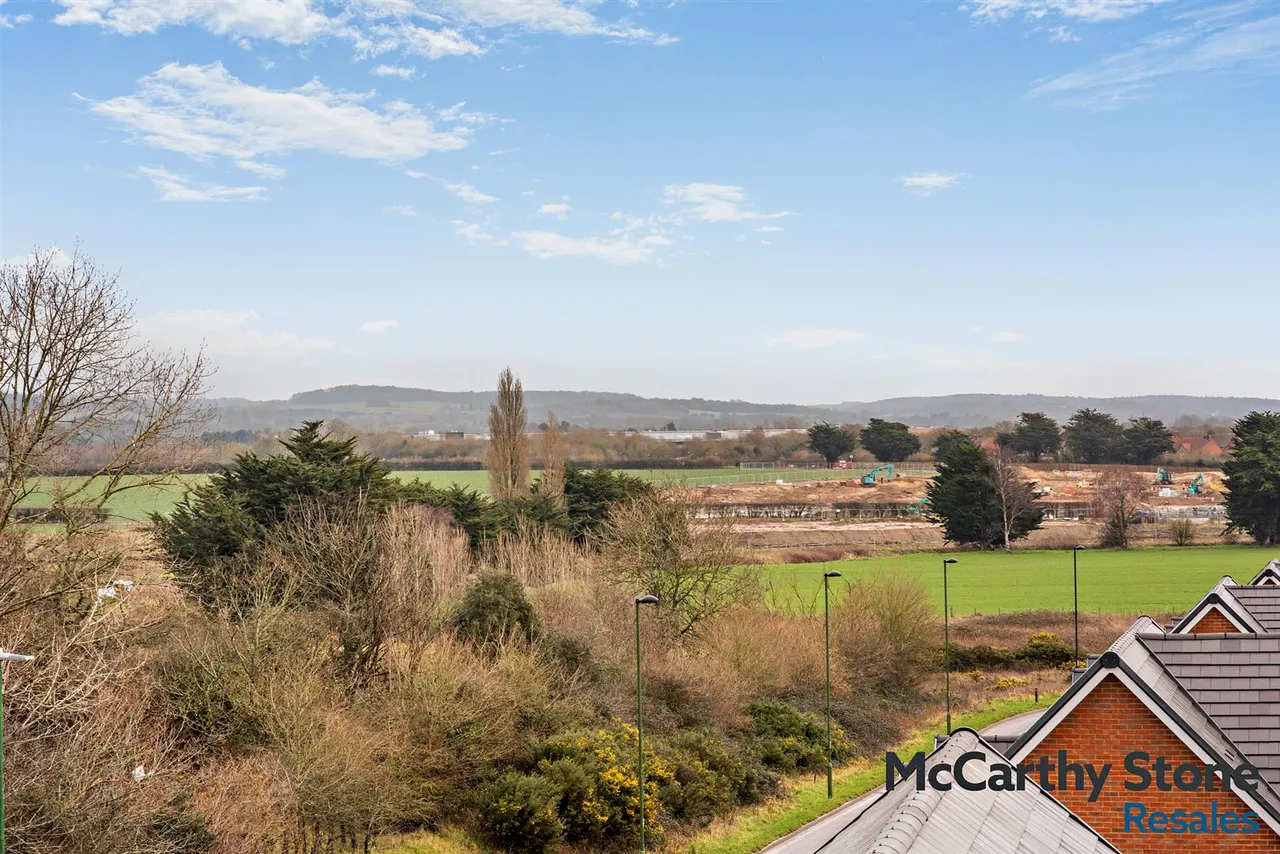 Palmers Field Avenue, Chichester, PO19, photo 13