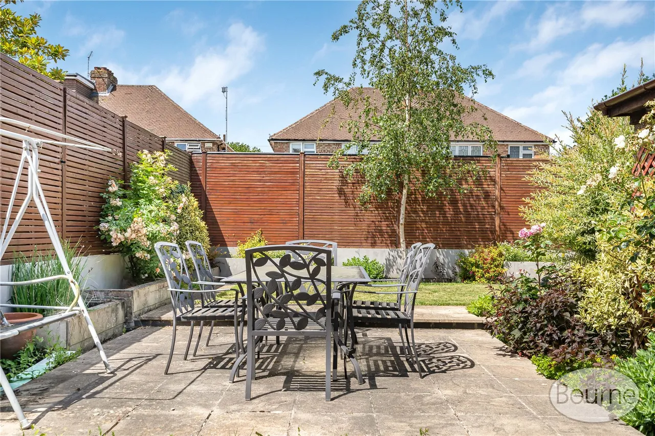 Rydes Hill Road, Guildford, GU2, photo 17