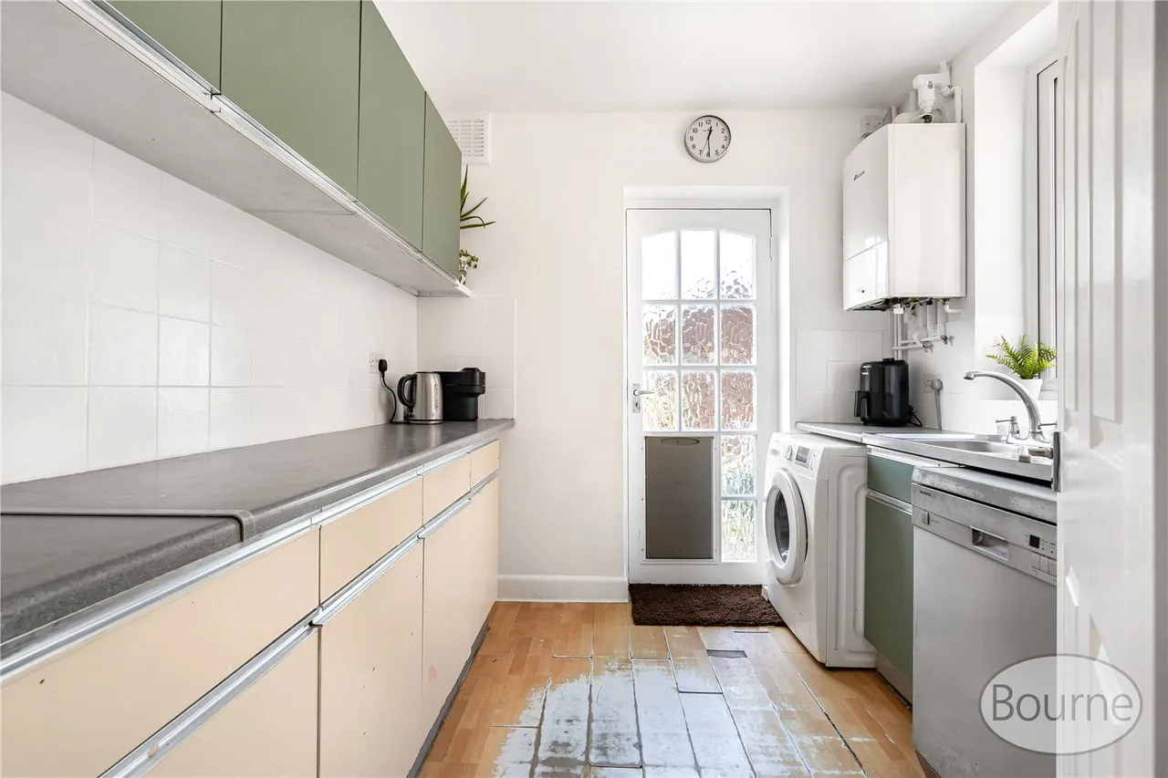 Rydes Hill Road, Guildford, GU2, photo 3