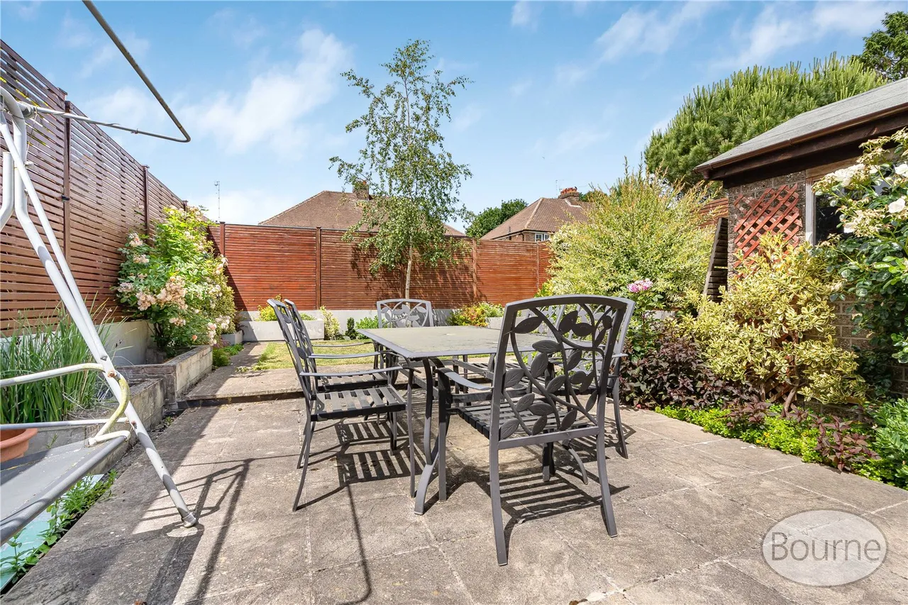 Rydes Hill Road, Guildford, GU2, photo 18