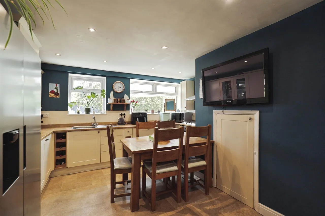 Woodfield Avenue, Harrogate, photo 6