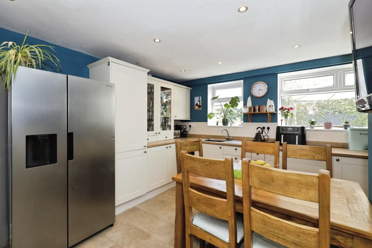 Woodfield Avenue, Harrogate, photo 2