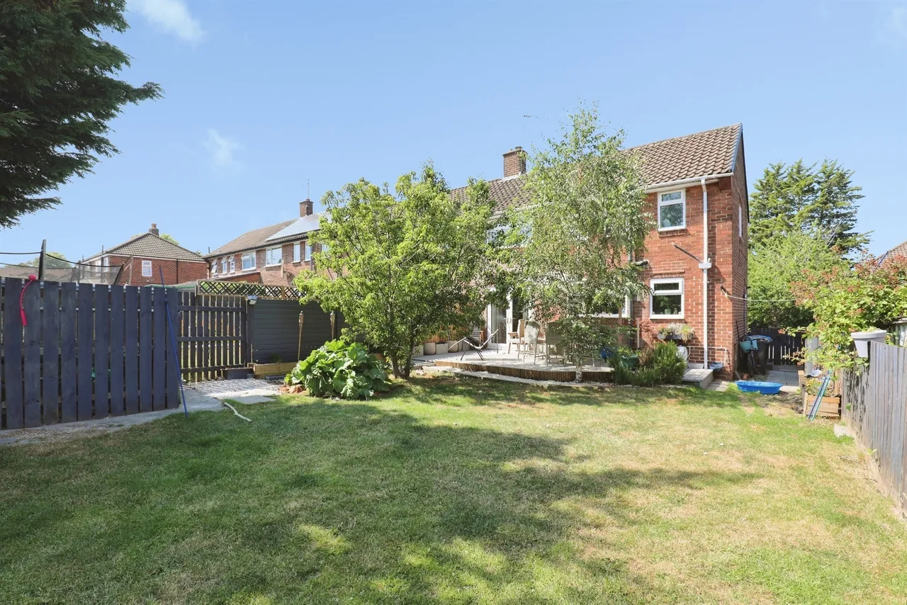 Woodfield Avenue, Harrogate, photo 4