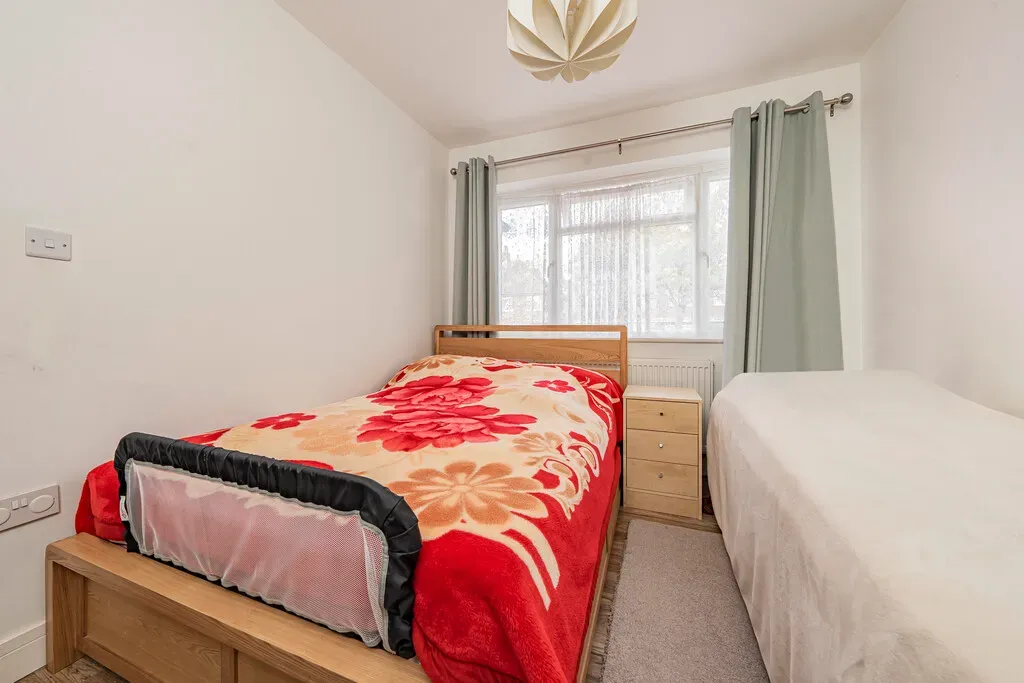 Sandown Way, Northolt, UB5, photo 8