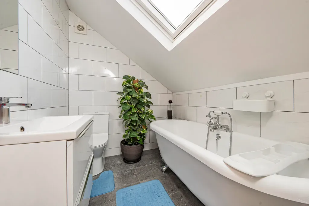 Sandown Way, Northolt, UB5, photo 20