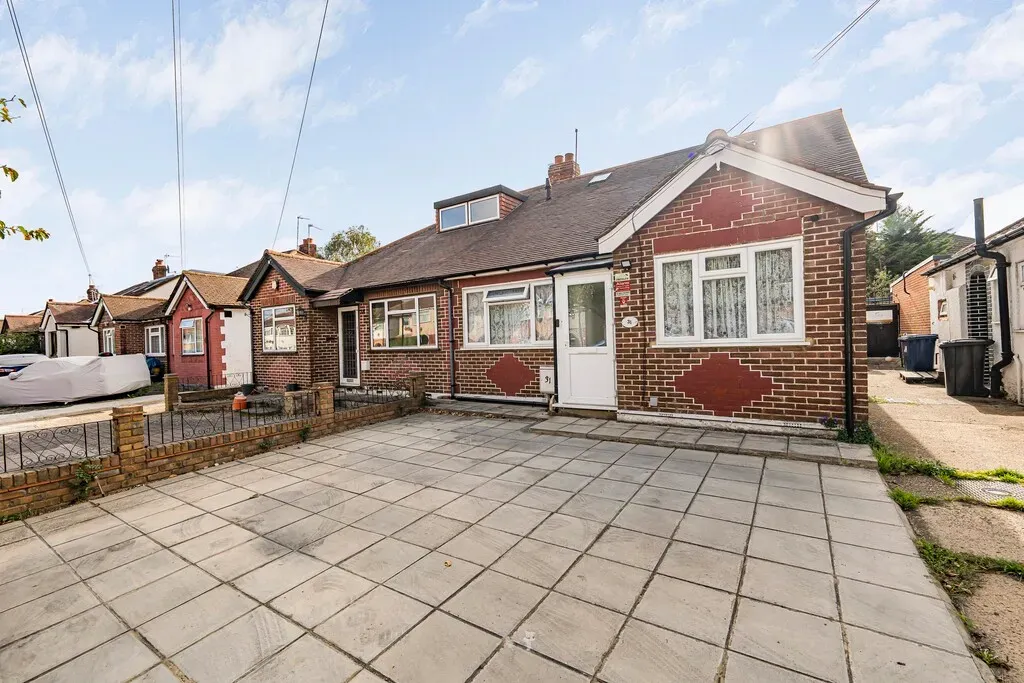 Sandown Way, Northolt, UB5, photo 14