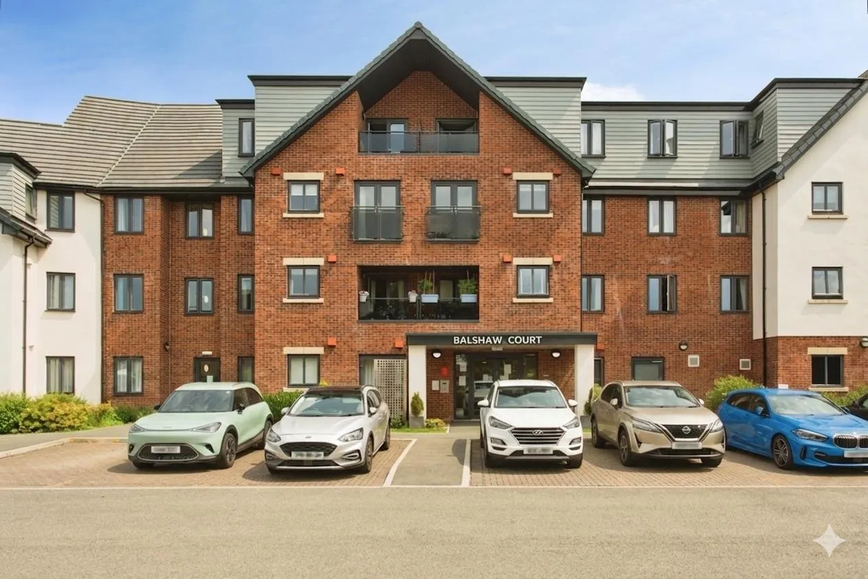 2 bed flat for sale, Burlington Gardens, Leyland, PR25