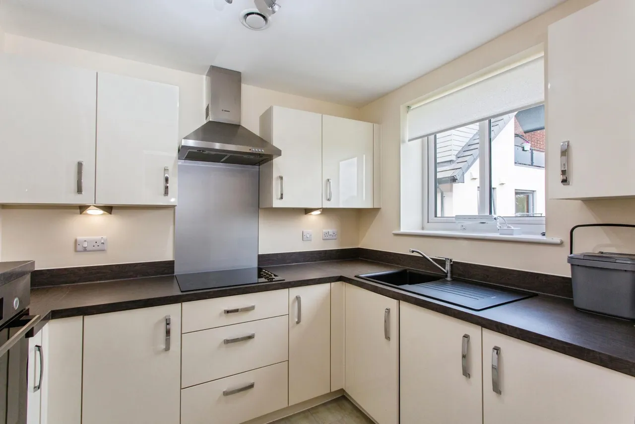 Burlington Gardens, Leyland, PR25, photo 9