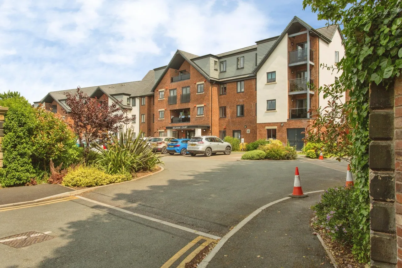 Burlington Gardens, Leyland, PR25, photo 13