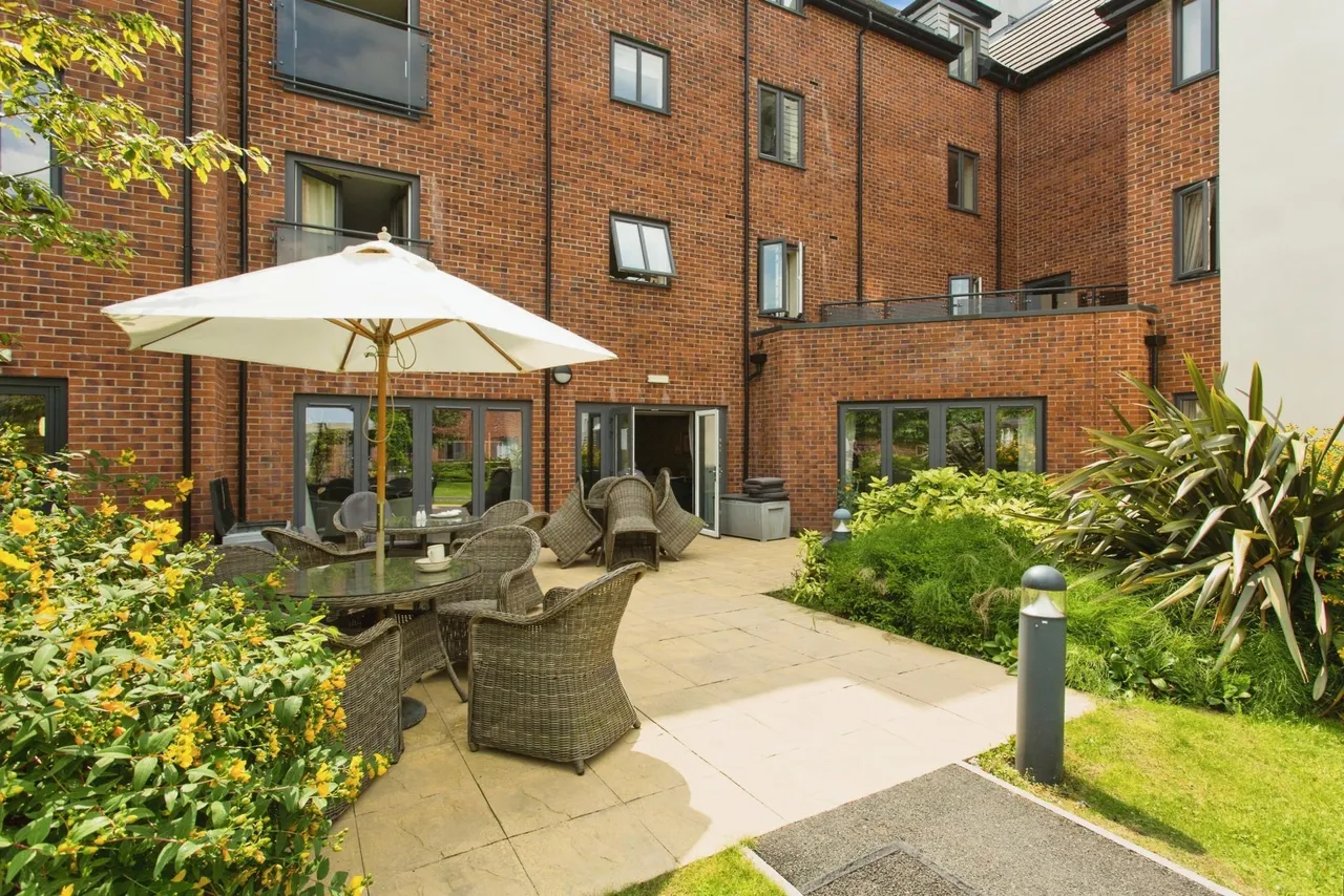 Burlington Gardens, Leyland, PR25, photo 22