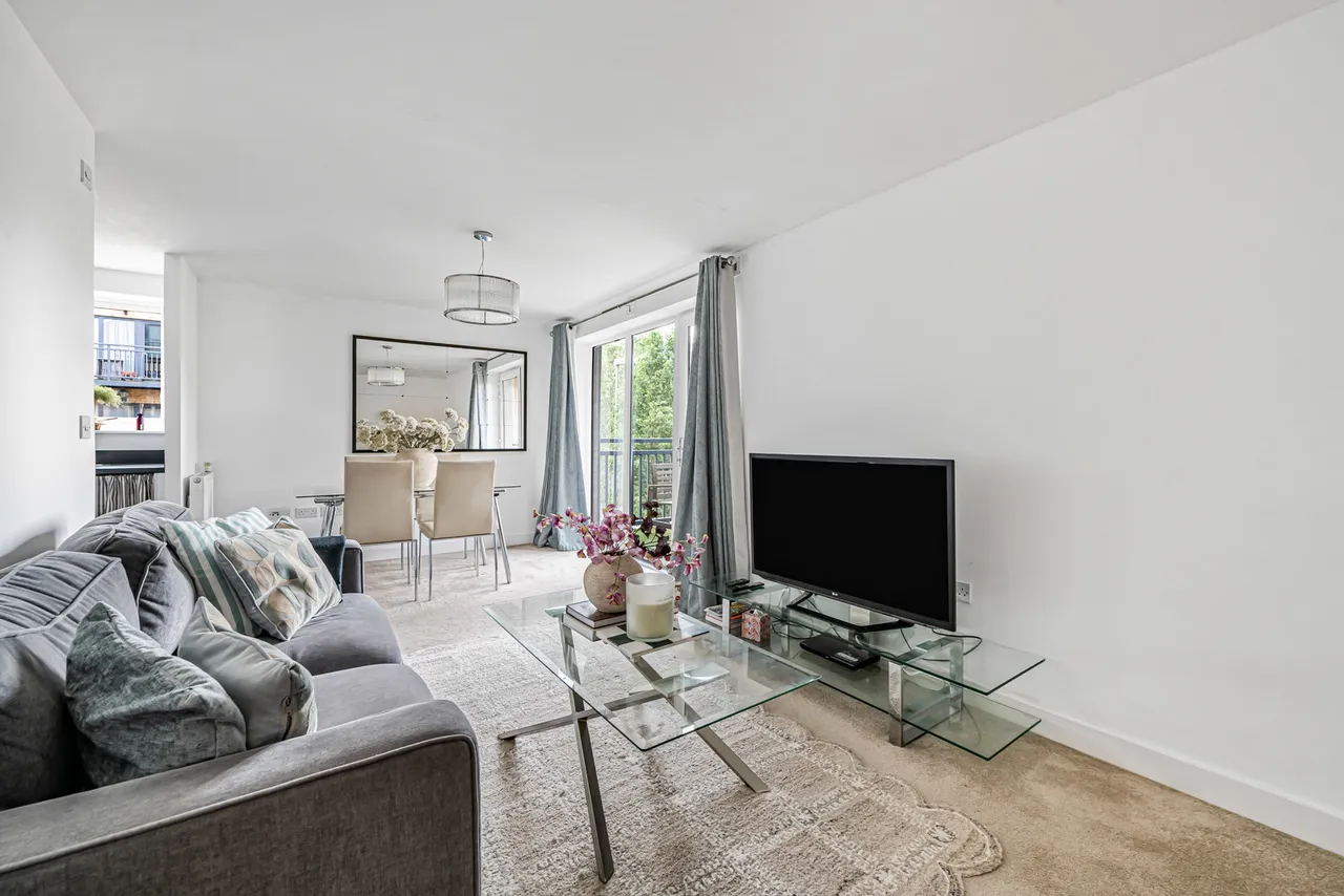 2 bed flat for sale, Watson Place, London, SE25