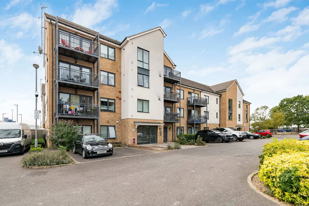 Watson Place, London, SE25, photo 2