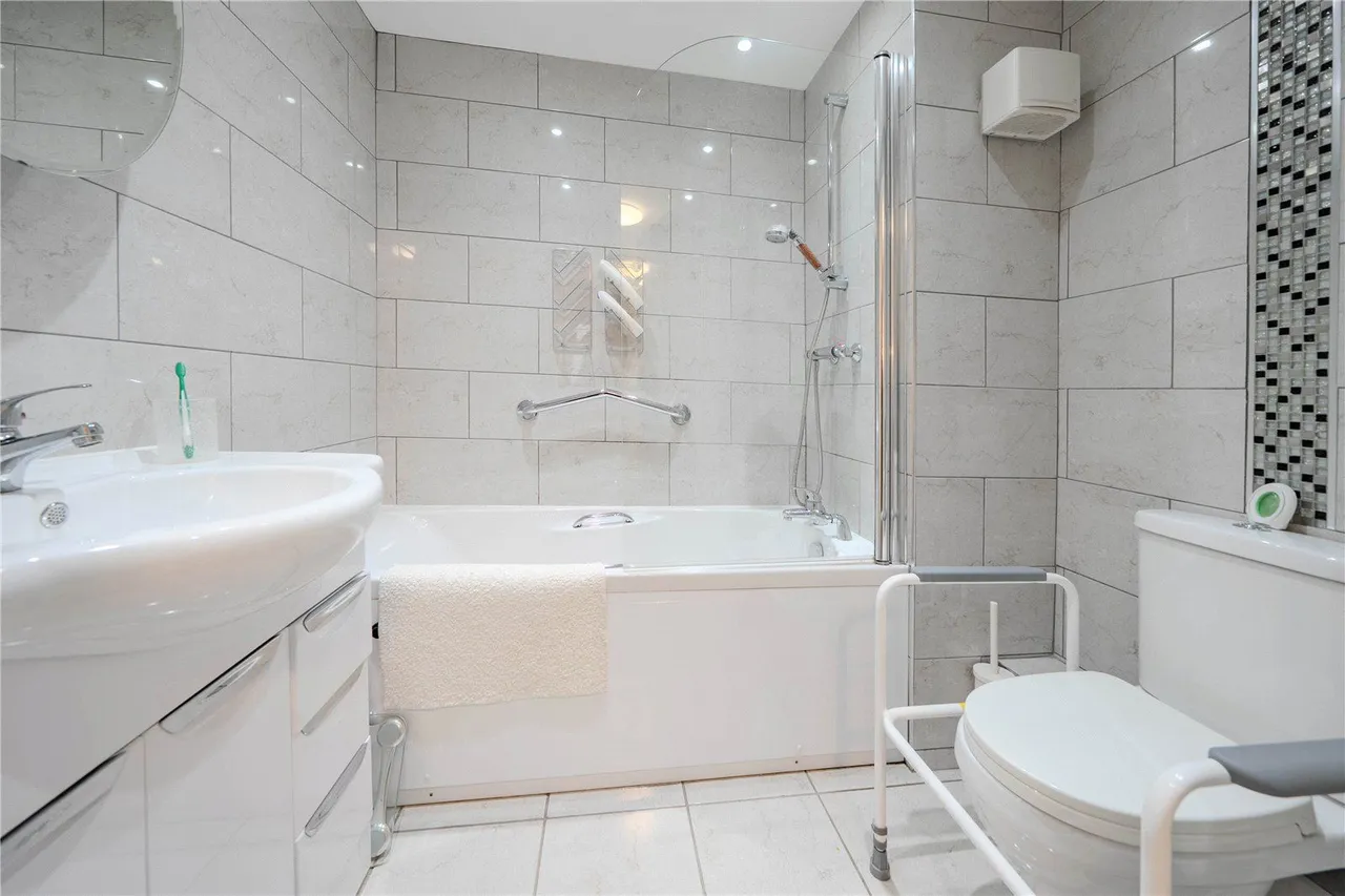 Primrose Court, Primley Park View, LS17, photo 13