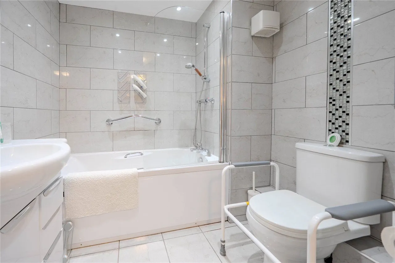 Primrose Court, Primley Park View, LS17, photo 7