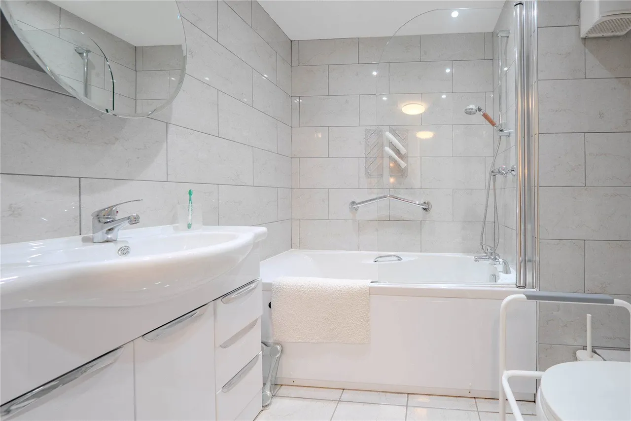 Primrose Court, Primley Park View, LS17, photo 14