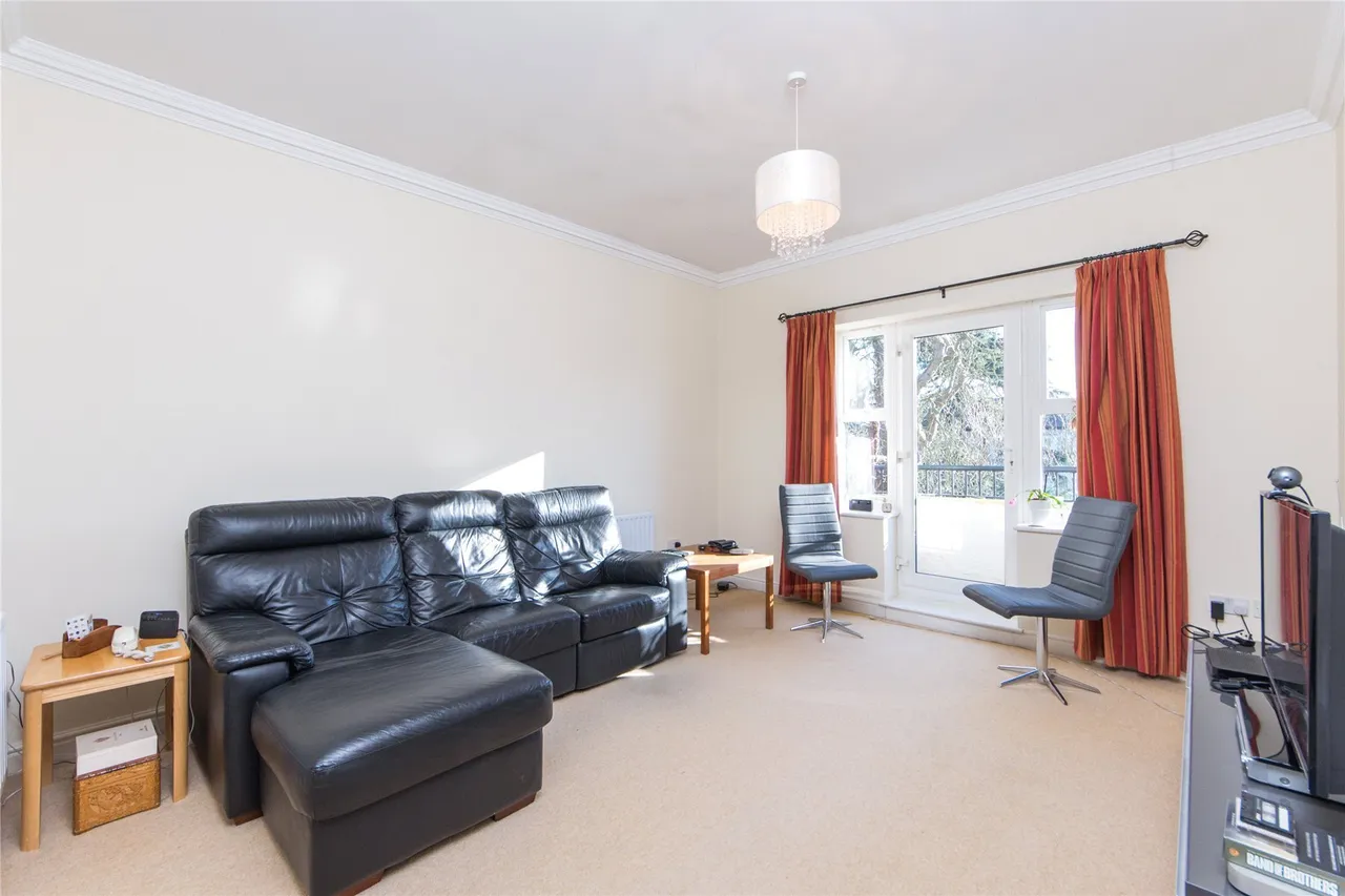 Penners Gardens, Surbiton, KT6, photo 2