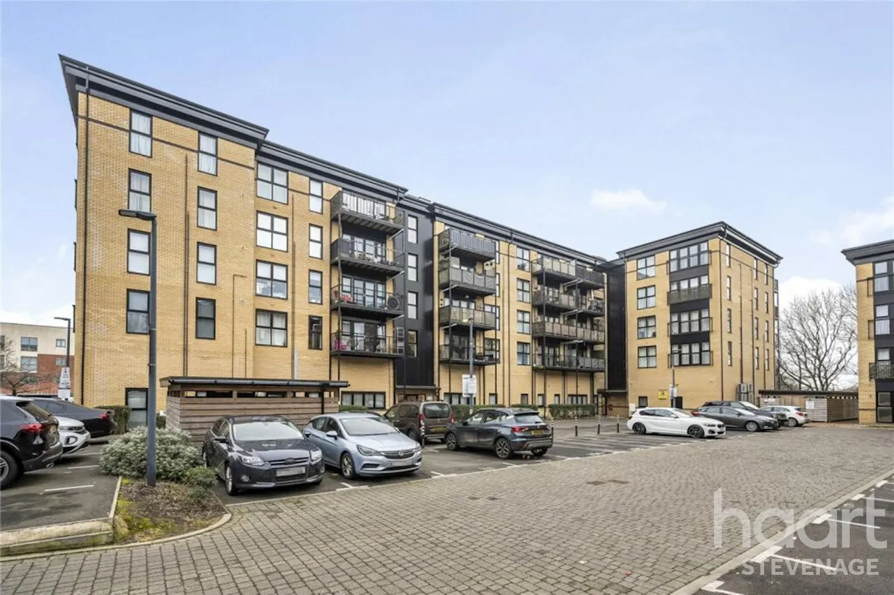 Giles Crescent, Stevenage, SG1, photo 2