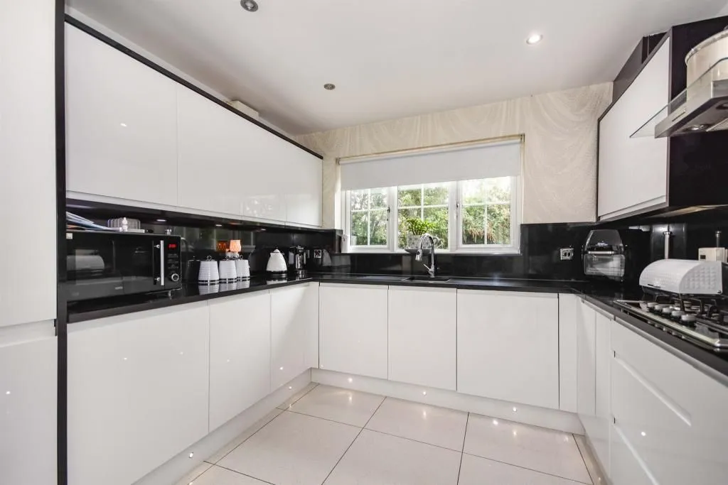 Weymouth Drive, Grays, Essex, RM16 6BX, photo 7