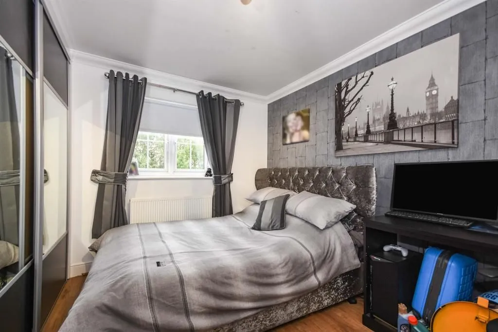 Weymouth Drive, Grays, Essex, RM16 6BX, photo 12