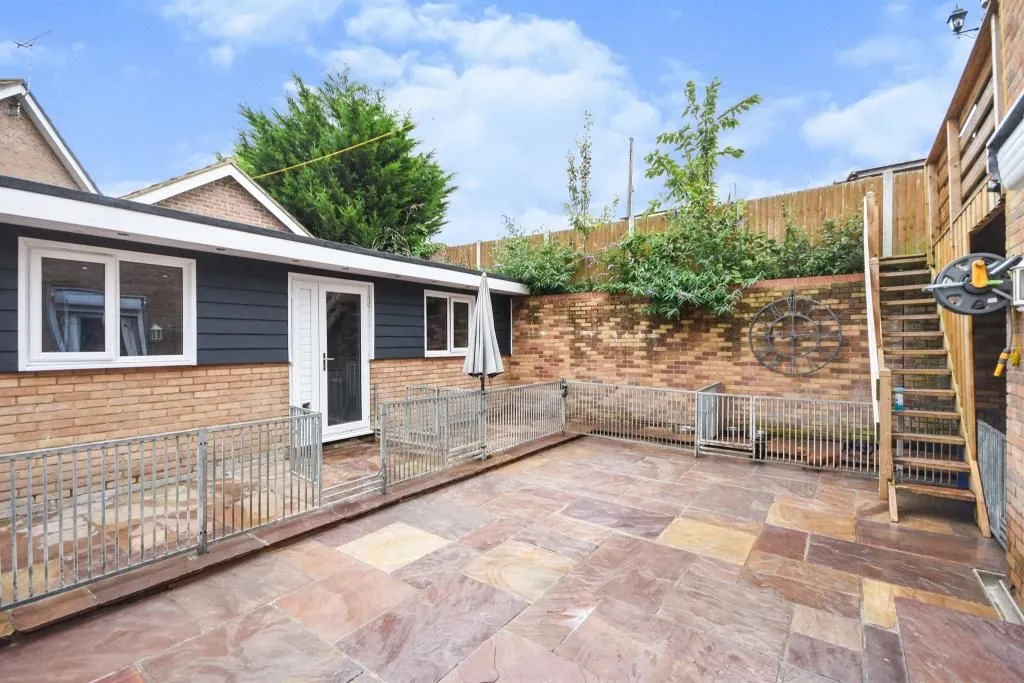 Weymouth Drive, Grays, Essex, RM16 6BX, photo 16