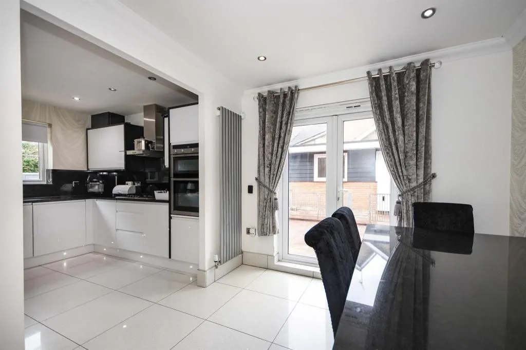 Weymouth Drive, Grays, Essex, RM16 6BX, photo 13