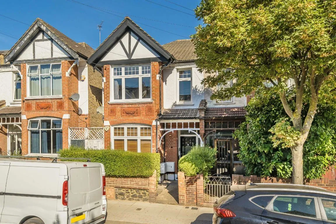 2 bed property for sale, Pendle Road, SW16