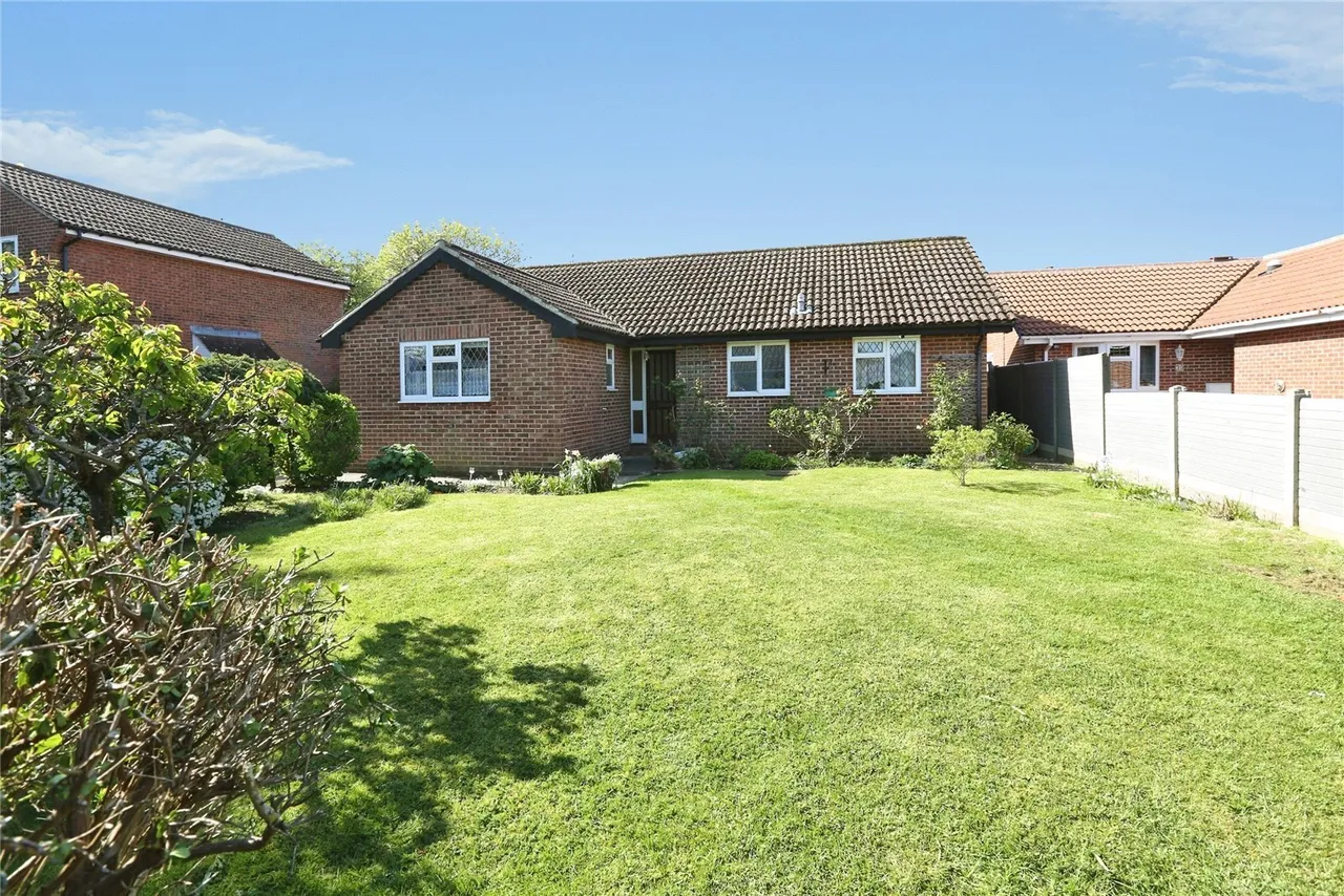 3 bed property for sale, Pound Gate Drive, Titchfield Common, PO14