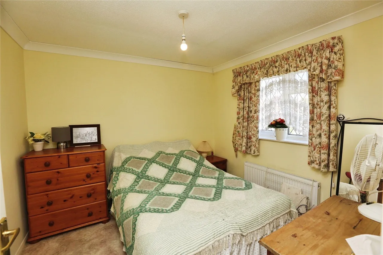 Pound Gate Drive, Titchfield Common, PO14, photo 17
