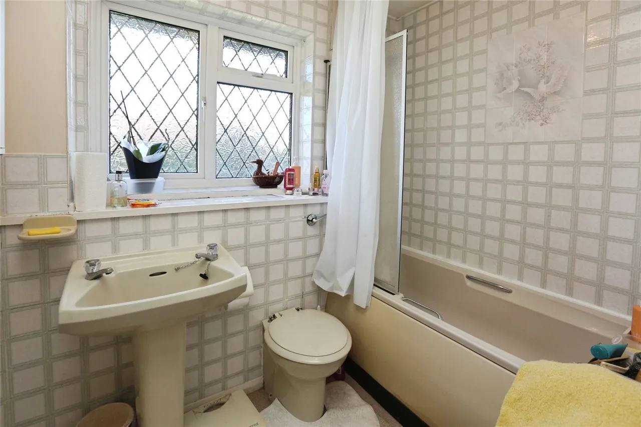 Pound Gate Drive, Titchfield Common, PO14, photo 16