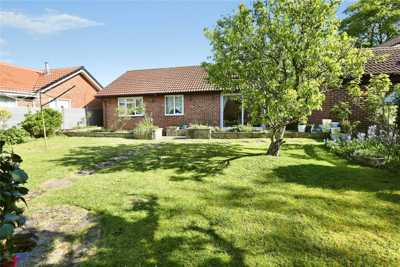 Pound Gate Drive, Titchfield Common, PO14, photo 12
