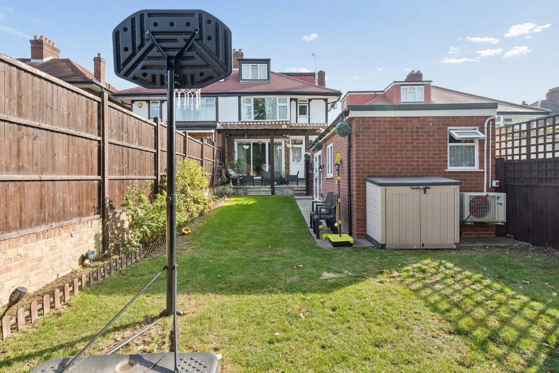 West Towers, Pinner, HA5, photo 18