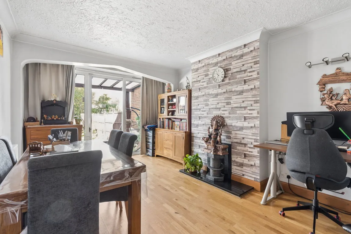 West Towers, Pinner, HA5, photo 3