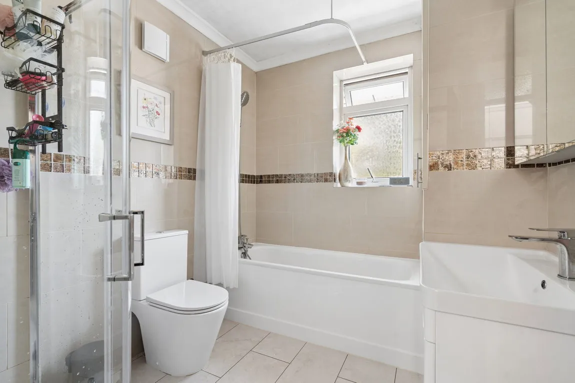 West Towers, Pinner, HA5, photo 13