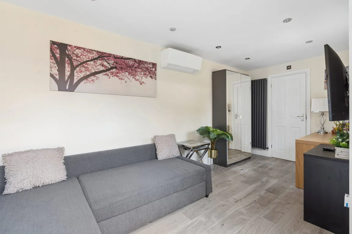 West Towers, Pinner, HA5, photo 14