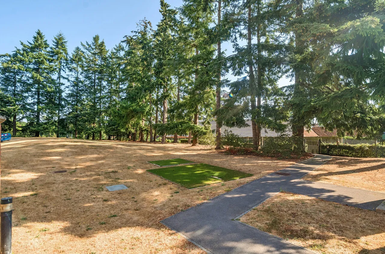 Franklin Court, Wormley, GU8, photo 15