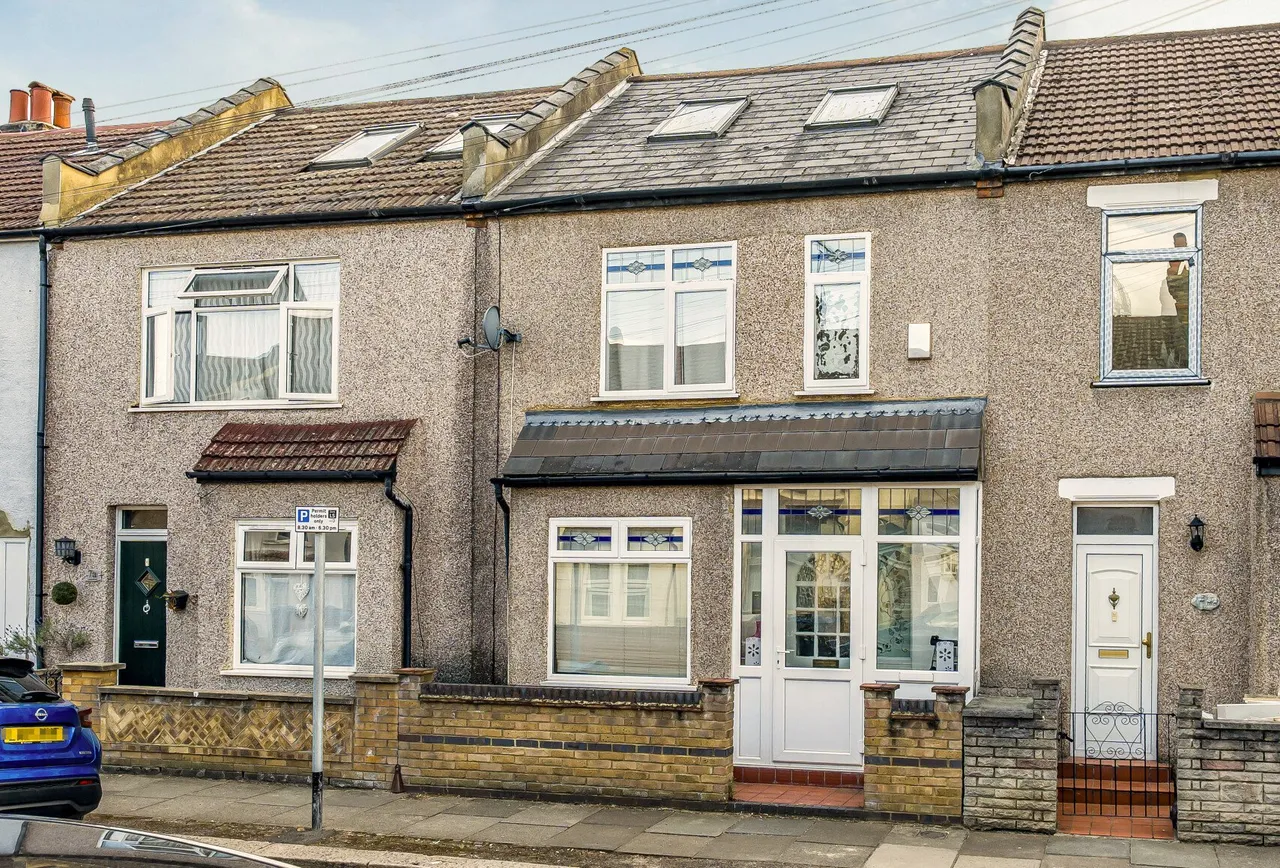 3 bed house for sale — Seaton Road, Mitcham, CR4 3ER