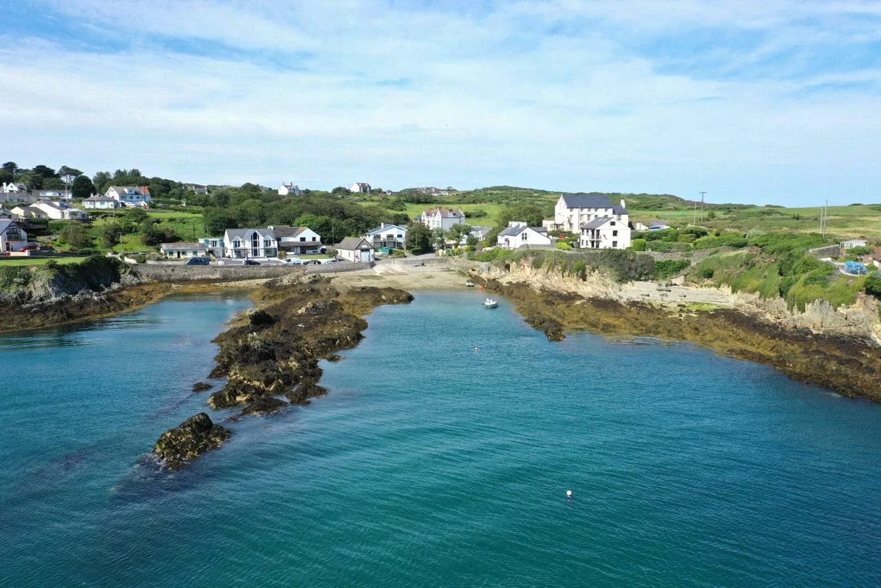 Parys Uchaf, Bull Bay, LL68, photo 16