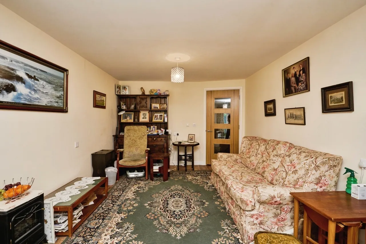 Foxes Road, Newport, PO30, photo 6