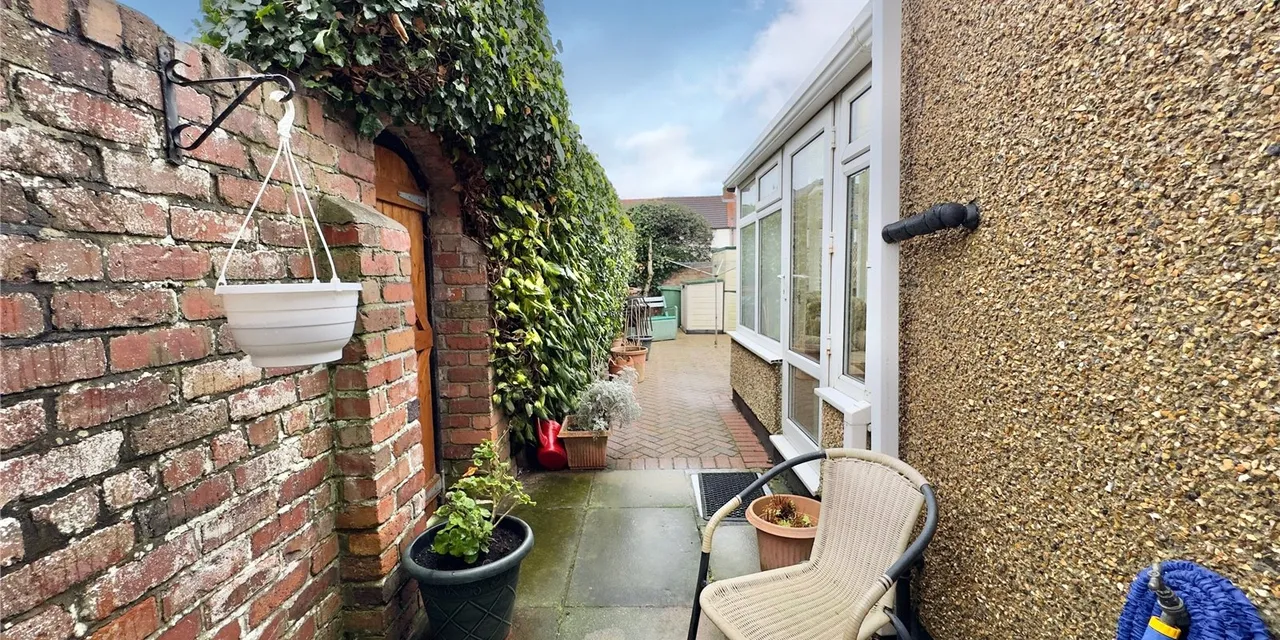 Mumfords Lane, Wirral, CH47, photo 18